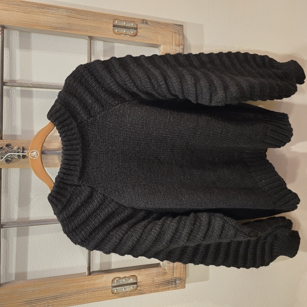 Cozy Black Ribbed Sweater - Picture 2 of 3